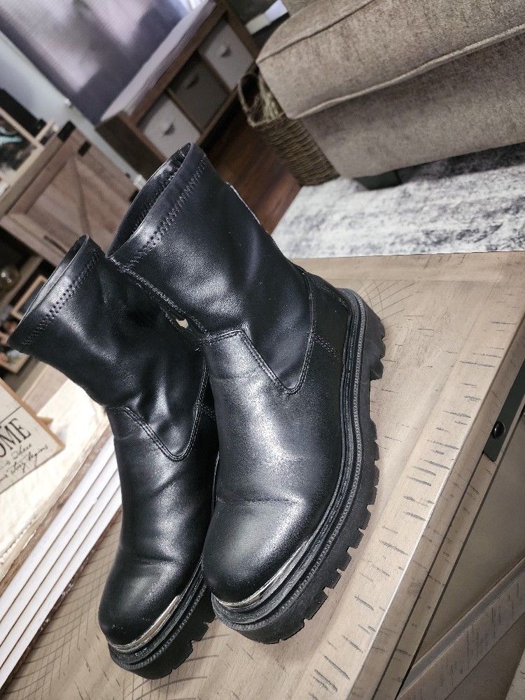 Black Boots