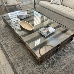 Pallet Coffee Table With Glass