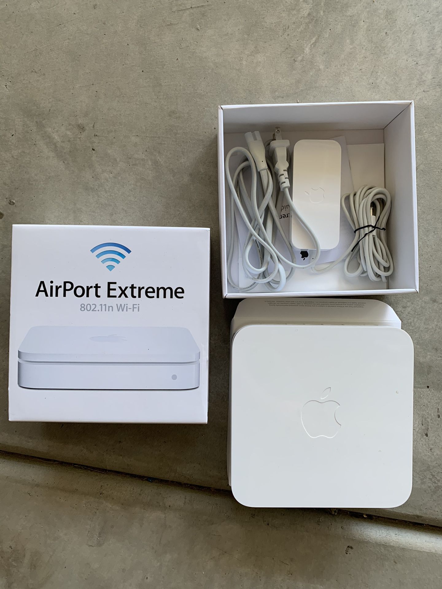 AirPort Extreme WiFi router