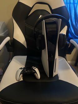 Ps5 headset and dualsense edge  and gaming chair