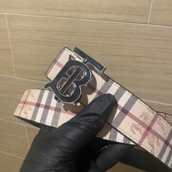 1:1 burberry belt with box and bag