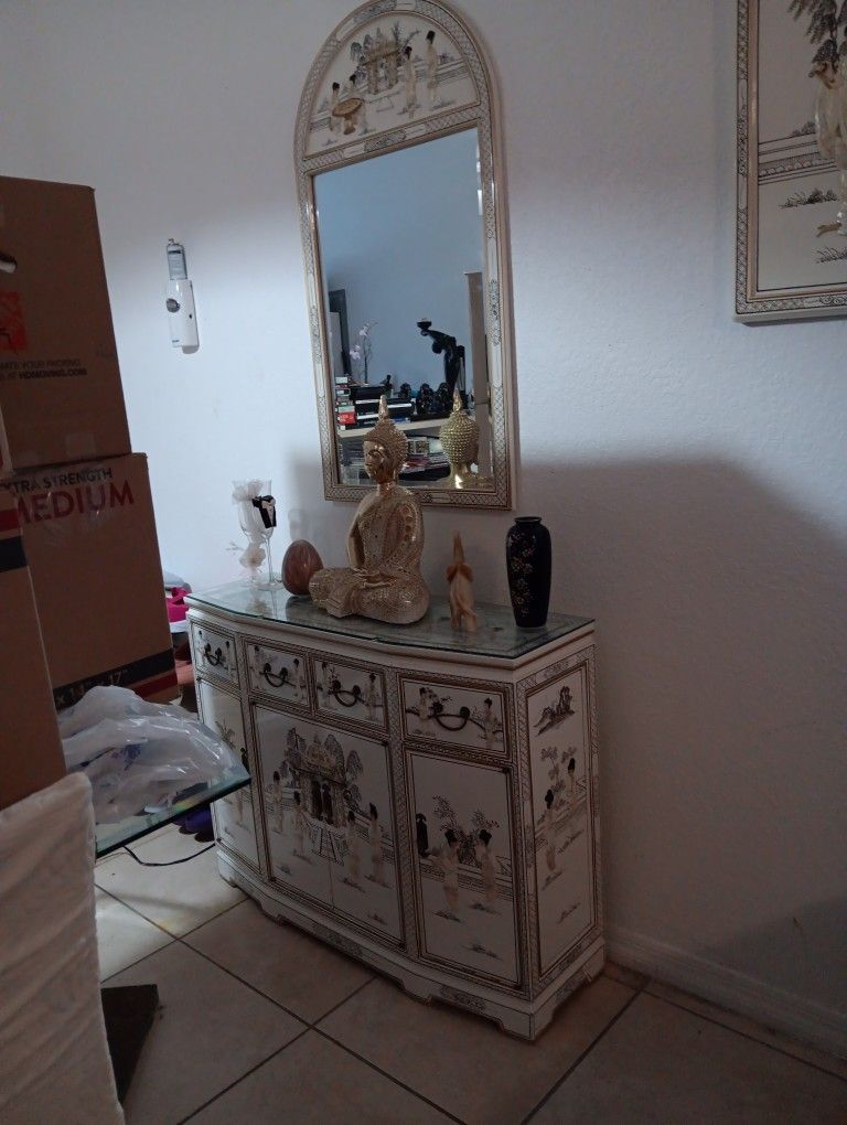 Chinese Or Chinoiserie Style