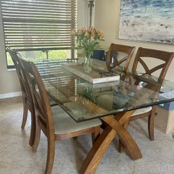 Dining Room Table with 4 Chairs 