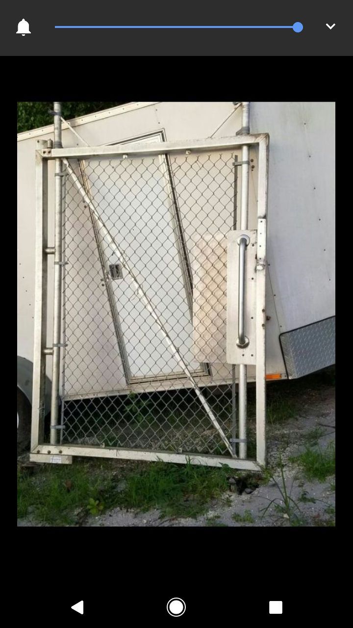Aluminum chain link frame gate
