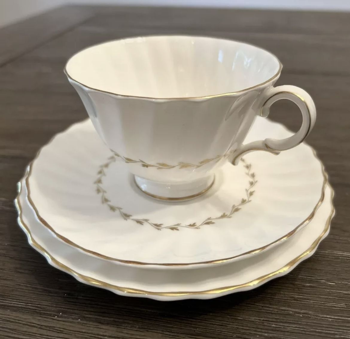 ROYAL DOULTON TEA CUP SAUCER