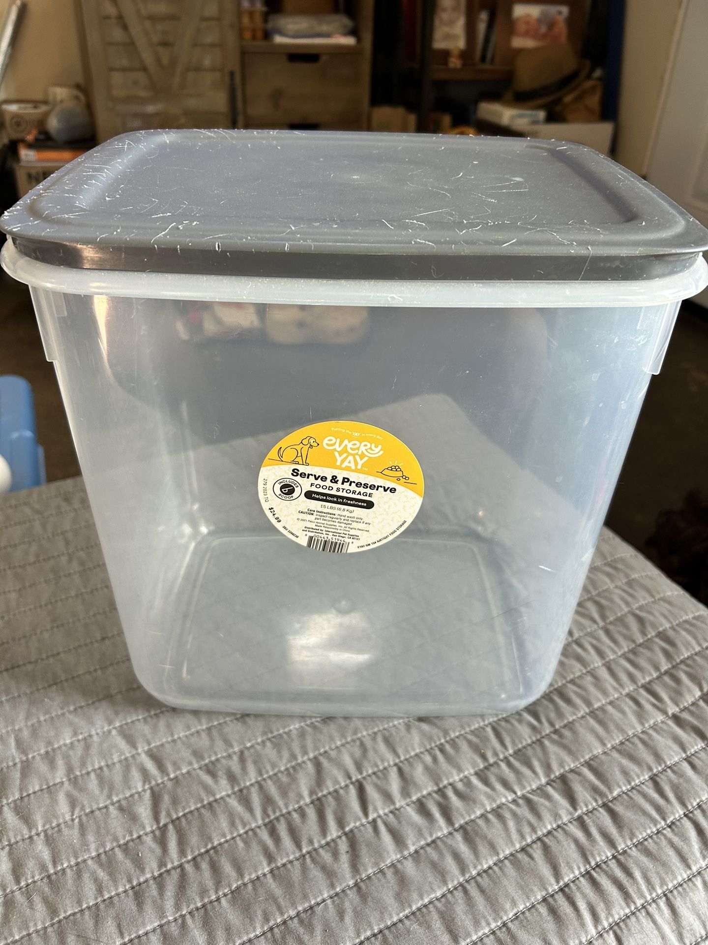 Pet Food Storage Container. Holds 15lbs. Good Condition.