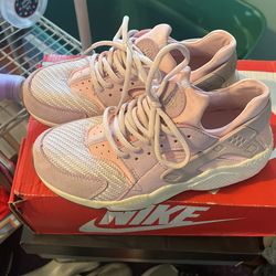 Nike Huarache Pink Sneakers – Stylish & Comfortable