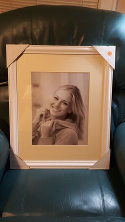 PICTURE FRAME