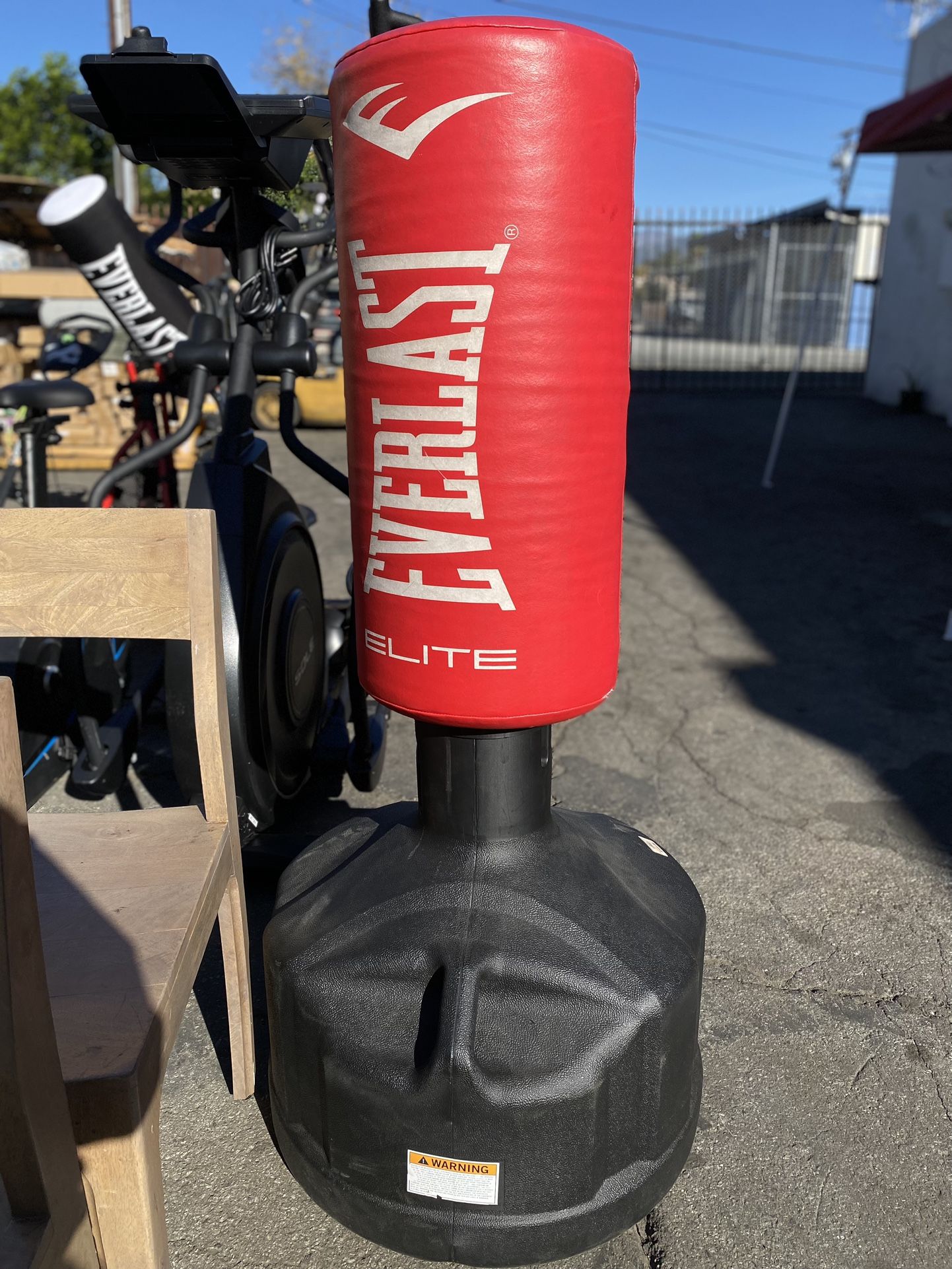 Everlast Elite Fillable Punching Bag