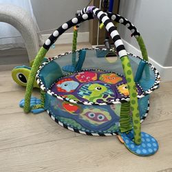Baby Play Mat Activity Gym, Turtle Animal Theme. Infantino brand