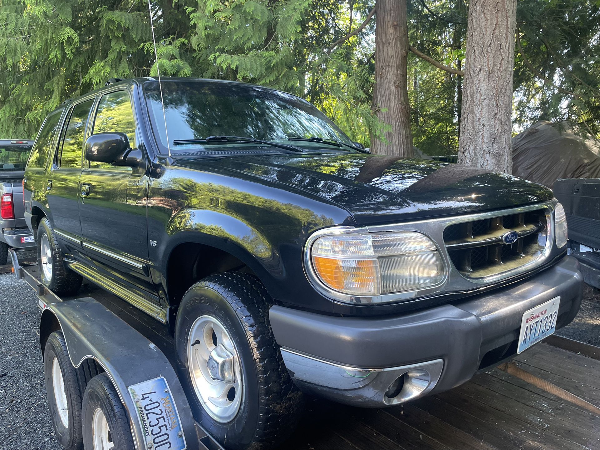 PARTING OUT 1999 Ford Explorer