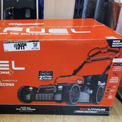 Milwaukee M18 Fuel 21” Lawn Mower Kit