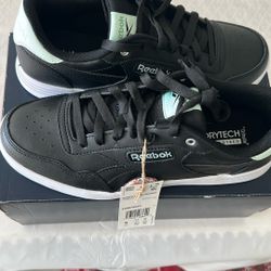 Women Reebok Shoes