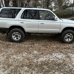 1997 Toyota 4 Runner Gray 4 Wheel Dr 295,000 Miles