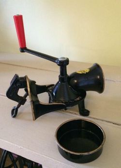 SPONG Co Ltd COFFEE GRINDER MILL No.2 ENGLAND CAST IRON