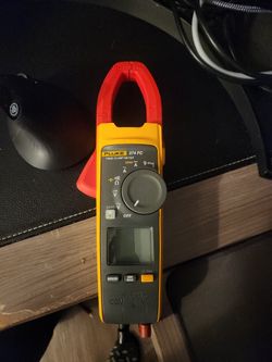 Fluke 374 Multimeter 320