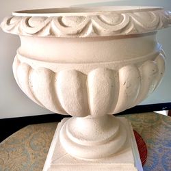 Firm Price Only - Top quality, luxury Italian garden pot from Euro3Plast Italy H21xW20 inch Lbs 13