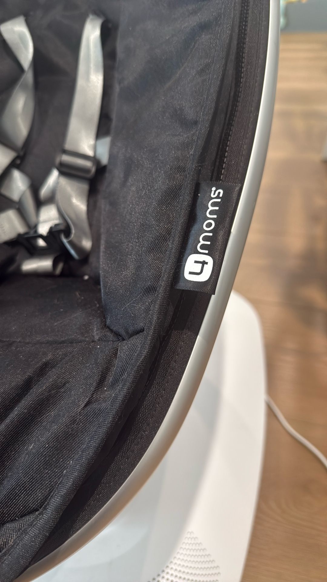 4Moms Mamaroo Baby swing