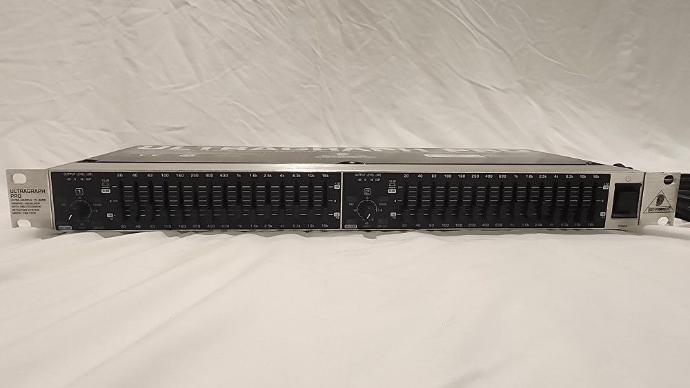 Behringer Ultragraph Pro FBQ1502 15-Band Graphic Equalizer