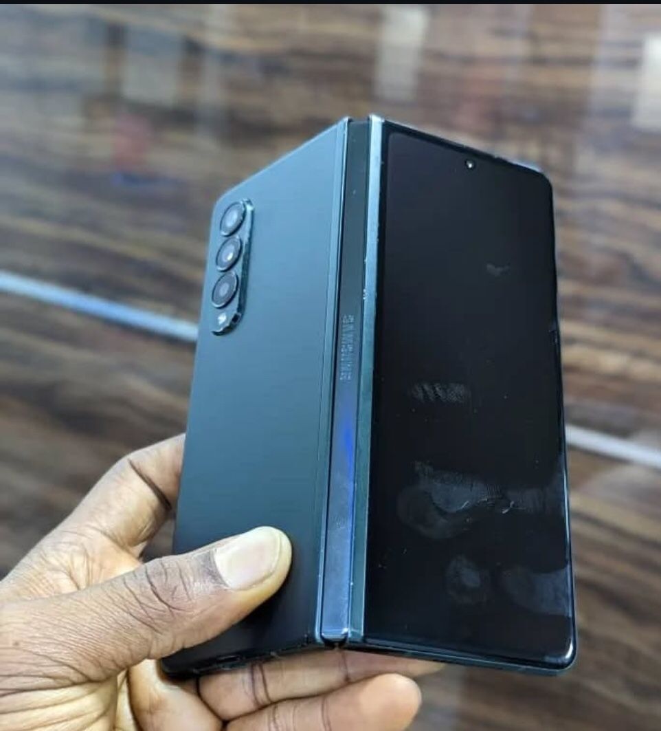 𝚂𝚊𝚖𝚜𝚞𝚗𝚐 𝚐𝚊𝚕𝚊𝚡𝚢 𝚉 𝙵𝚘𝚕𝚍 3 𝚞𝚗𝚕𝚘𝚌𝚔𝚎𝚍 𝚠𝚒𝚝𝚑 𝚠𝚊𝚛𝚛𝚊𝚗𝚝𝚢