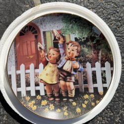 M.I. Hummel Little Companions Plate Collection 1992