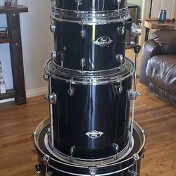 Pearl Export 5 Piece Drum set