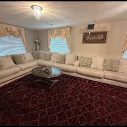 Gorgeous Sofa Set!