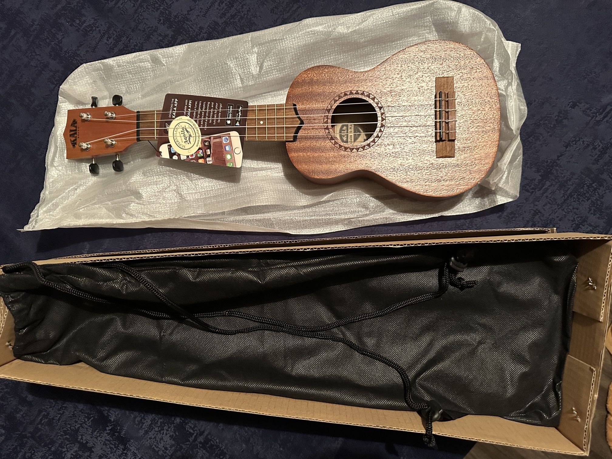 Kala Learn To Play Soprano Ukulele Starter Kit 