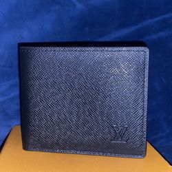 Louis Vuitton Black Taiga genuine leather