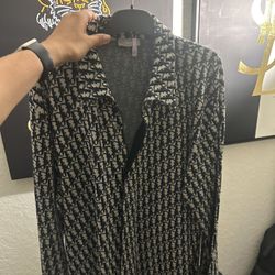 Men’s Dior Shirt XL!