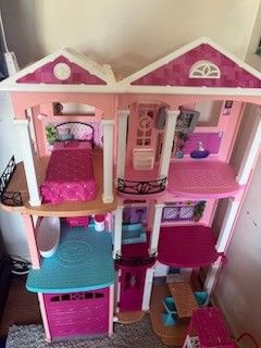 Barbie House With Barbies And Accessories