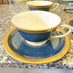 Rare Royal Worcester China - 4 Teacups And Matching Saucers - 
