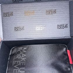 Makeup Bag Makeup Brush And Makeup Face Pallete