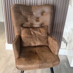 Elegant Chair 
