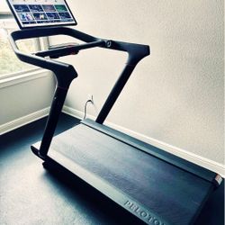 Peloton Tread