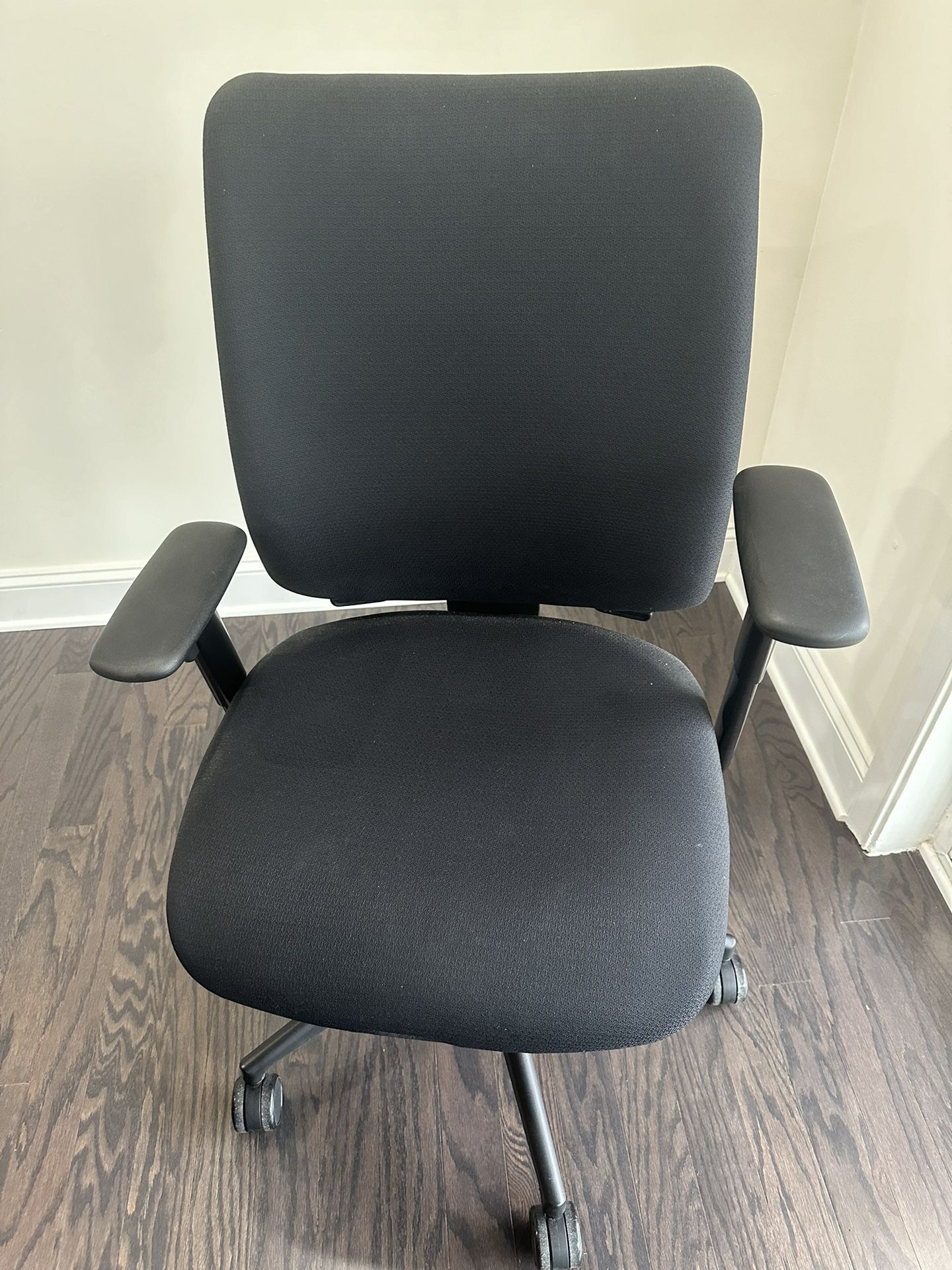 6 Office Chairs