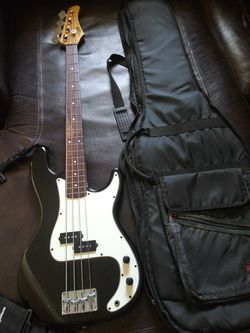 HOHNER PROFESSIONAL HP BASS ELECTRIC GUITAR