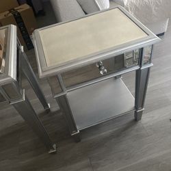 Nightstand/End Table 
