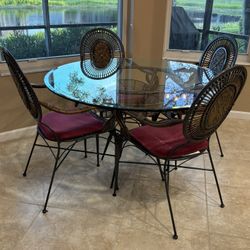 Glass Table and Chairs - LIKE NEW 