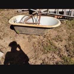 Cast Iron Claw Foot Tub