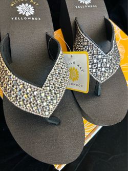 Yellow Box Wyle Clear Size 8 NIB