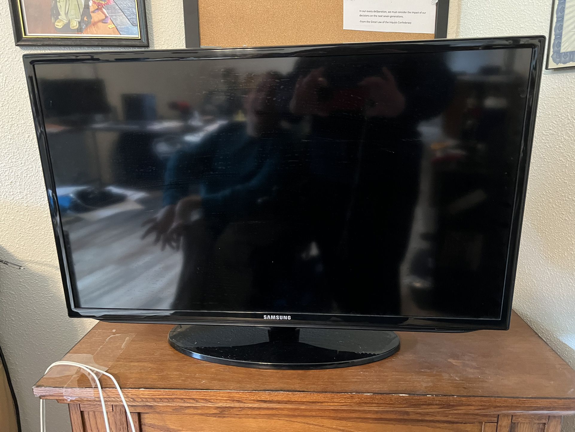 Samsung 32 Inch TV for sale