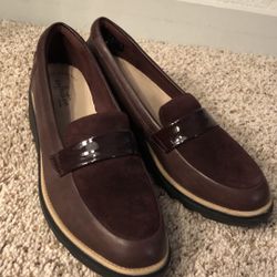 Clarks Leather Women’s Shoes Size 8.5