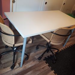 Excellent Condition Rectangular (Height Adjustable) Table And 2 Unique Chairs