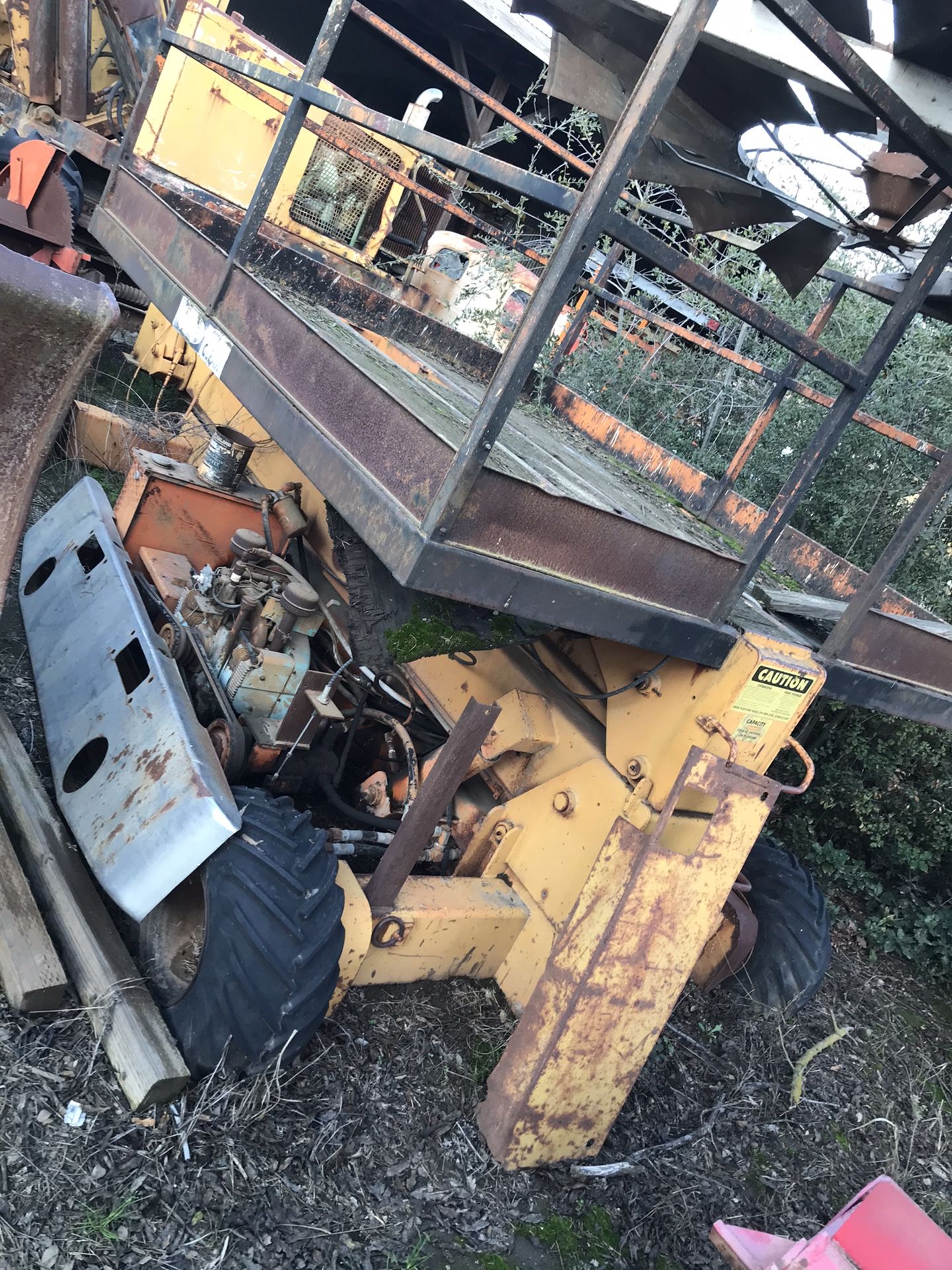 Fabtek scissor lift
