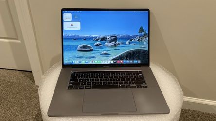 Apple MacBook Pro 16-inch Space Gray 512 gb