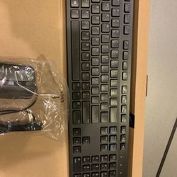 New In Box Dell Mouse And Keyboard Wired Usb