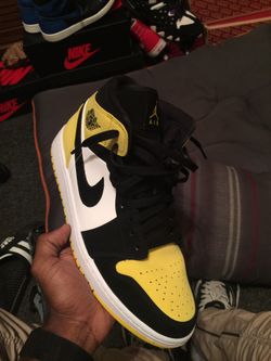 Air Jordan 1 yellow toe mid size 10