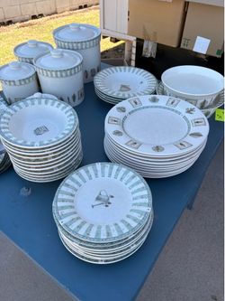 Set of dishes
