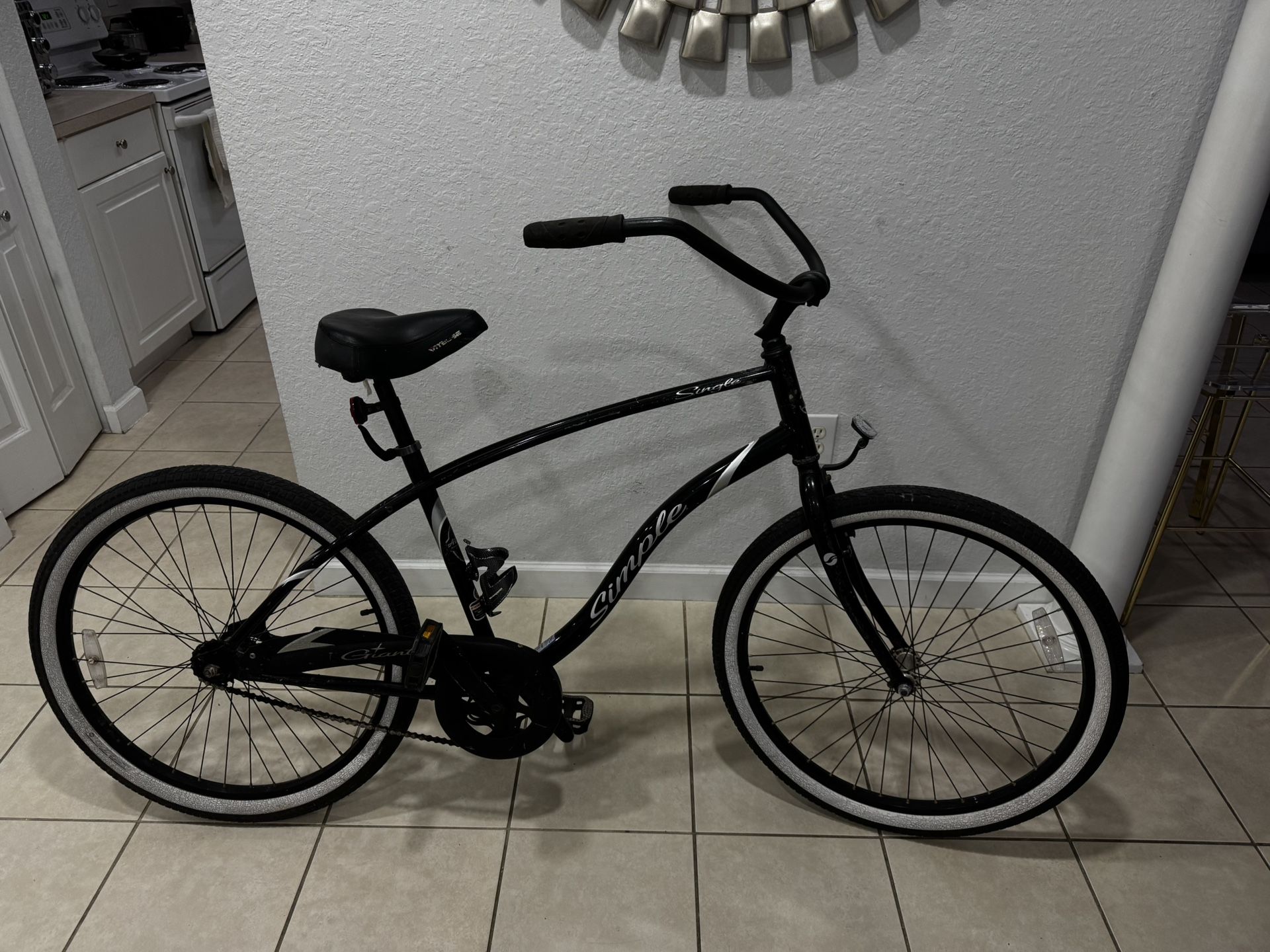 beach bike. Rim 26” Frame In Aluminum. Good Tires . Good Condition. Location West Kendall 33194 